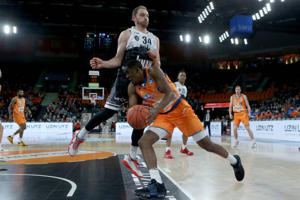 作为公众人 作为公众人